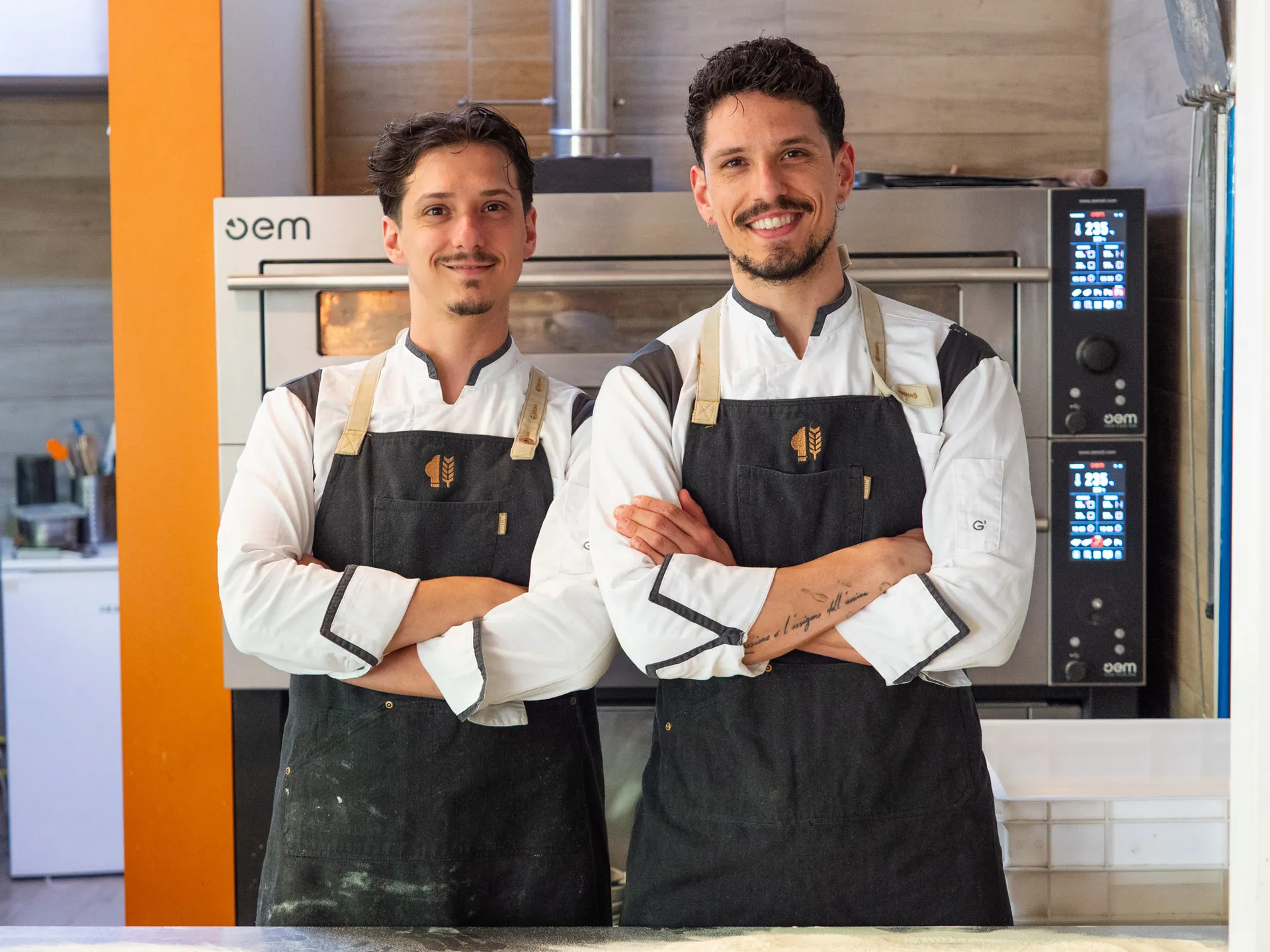 I due artigiani di Basi del Gusto nel loro laboratorio
