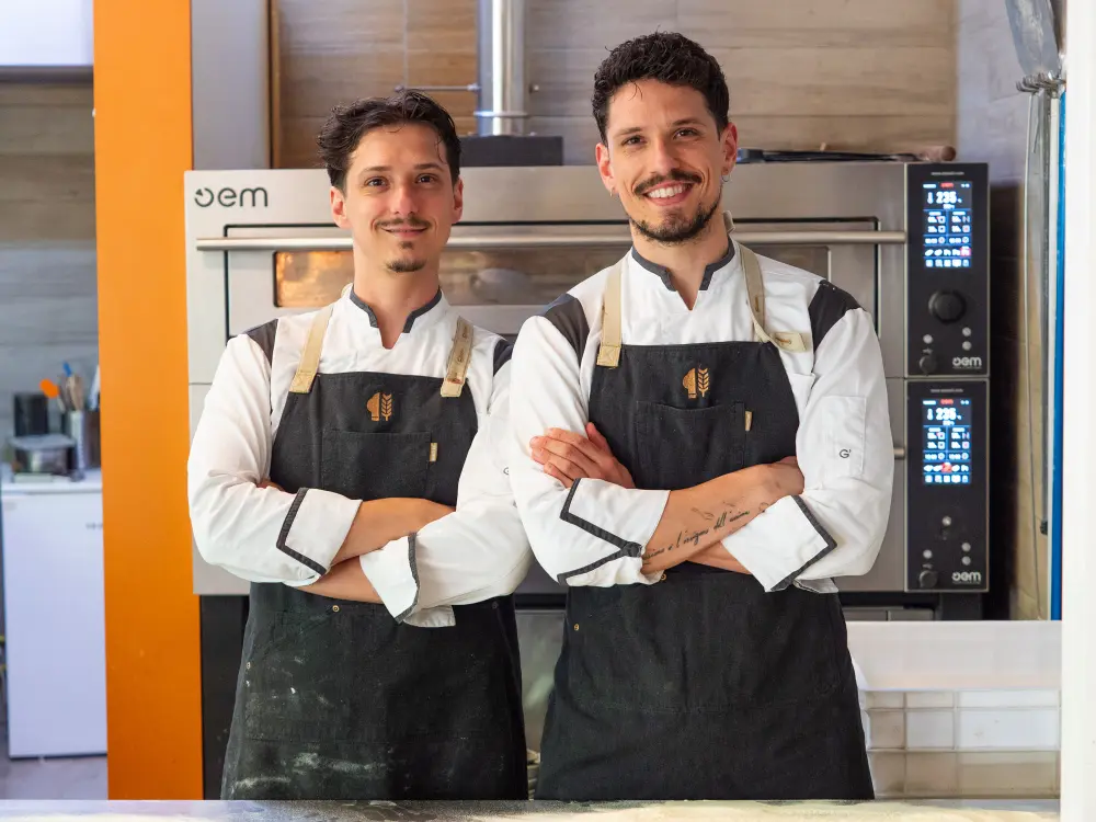 I due fratelli di Basi del Gusto nel loro laboratorio